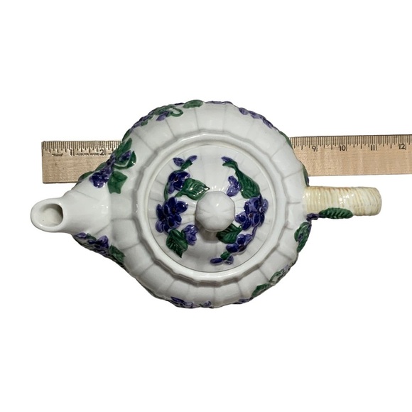 Vintage Teapot Raised Purple Violets in Basket Floral Hand Painted Large 1980’s - Picture 11 of 16